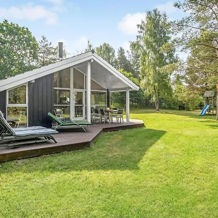 Semesterbostad Amazing Home In Ebeltoft With Sauna Ebeltoft